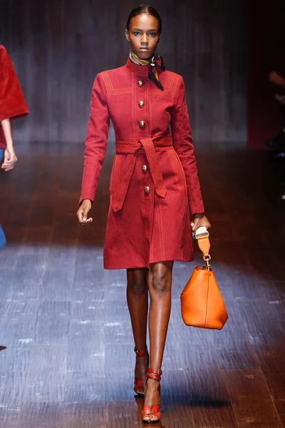 Look 14